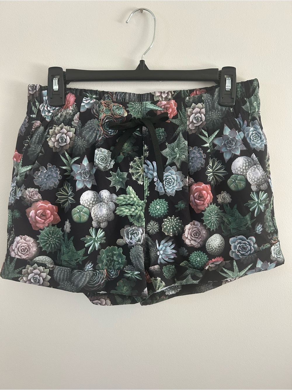 Kavu Kick Out Shorts Women S Black Floral Succulents Print Mesh Pockets Unlined